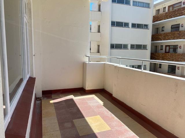 To Let 2 Bedroom Property for Rent in Sea Point Western Cape